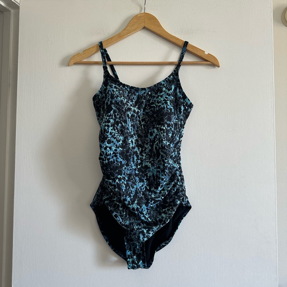 Speedo Women’s Blue Fun Print Athletic Shelf Bra One Piece Swimsuit size 6